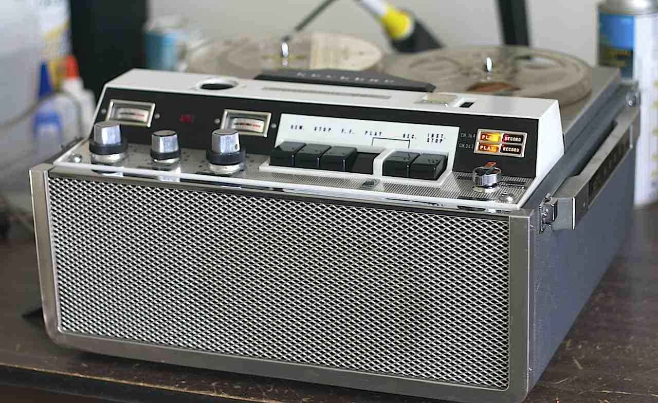 Concord 880 Stereo Tube Recorder, have a look!