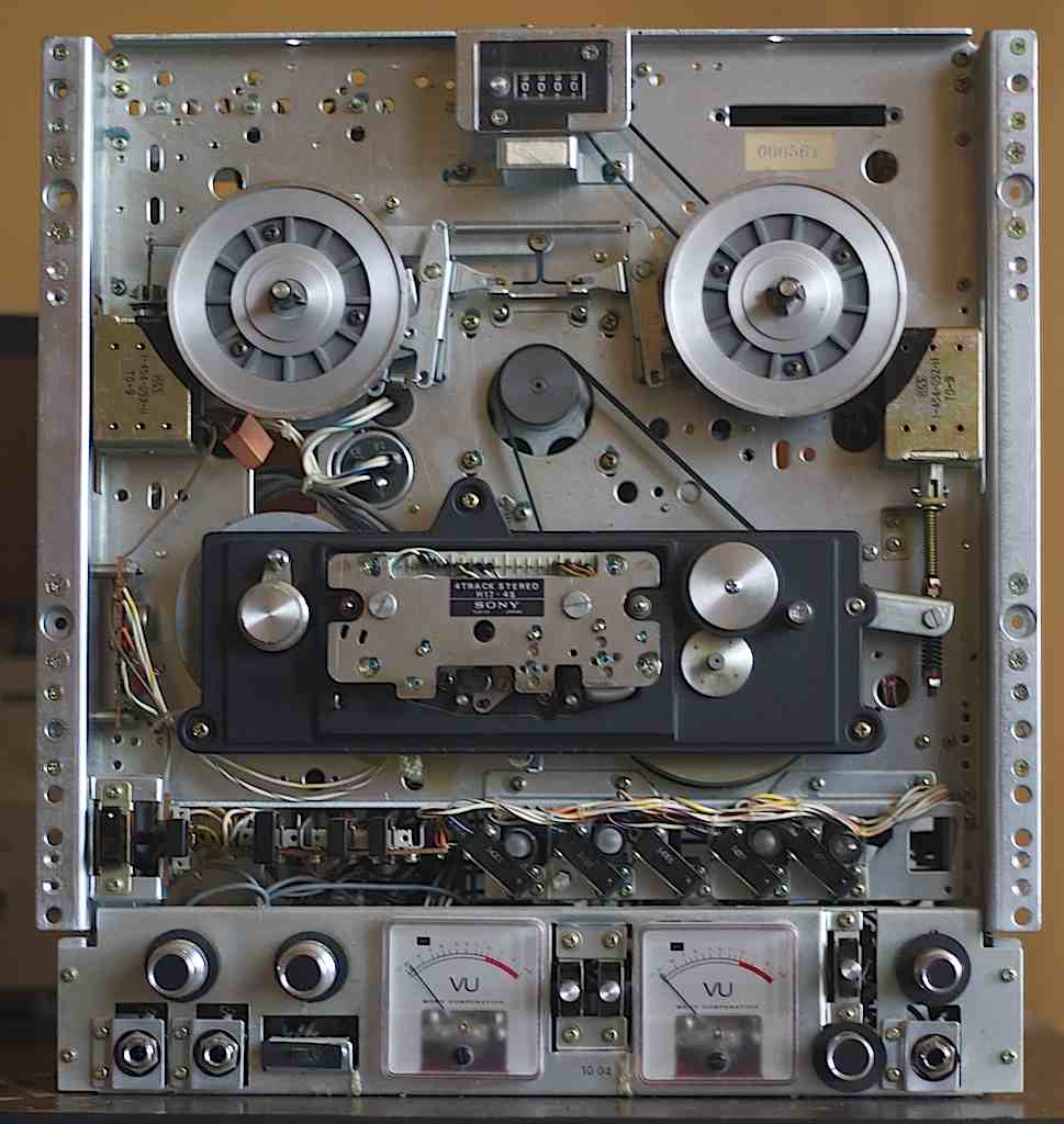 They also gave me a SONY SLV-R5UC SVHS deck thats broken. They got an  estimate somewhere to fix it but it was to much so they were gonna toss it.