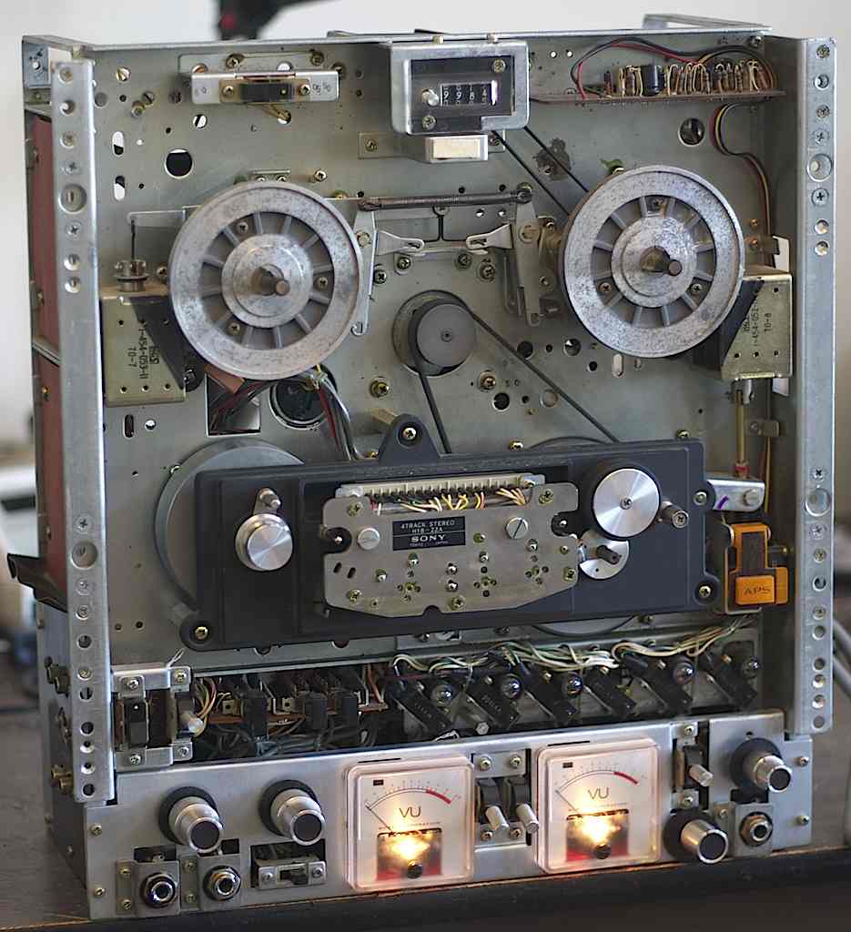 ... 651 because the particle board crapinet on the 651 is a 1/4" bigger all  around even though the machines themselves have the same size front panels.